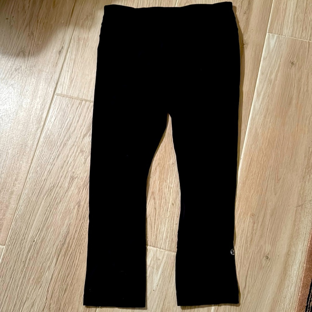 Lululemon yoga capri pants size 2-4